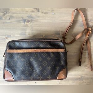 Vintage Louis Vuitton crossbody